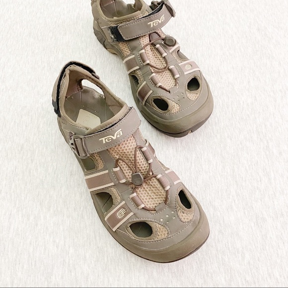 teva hiking sandals